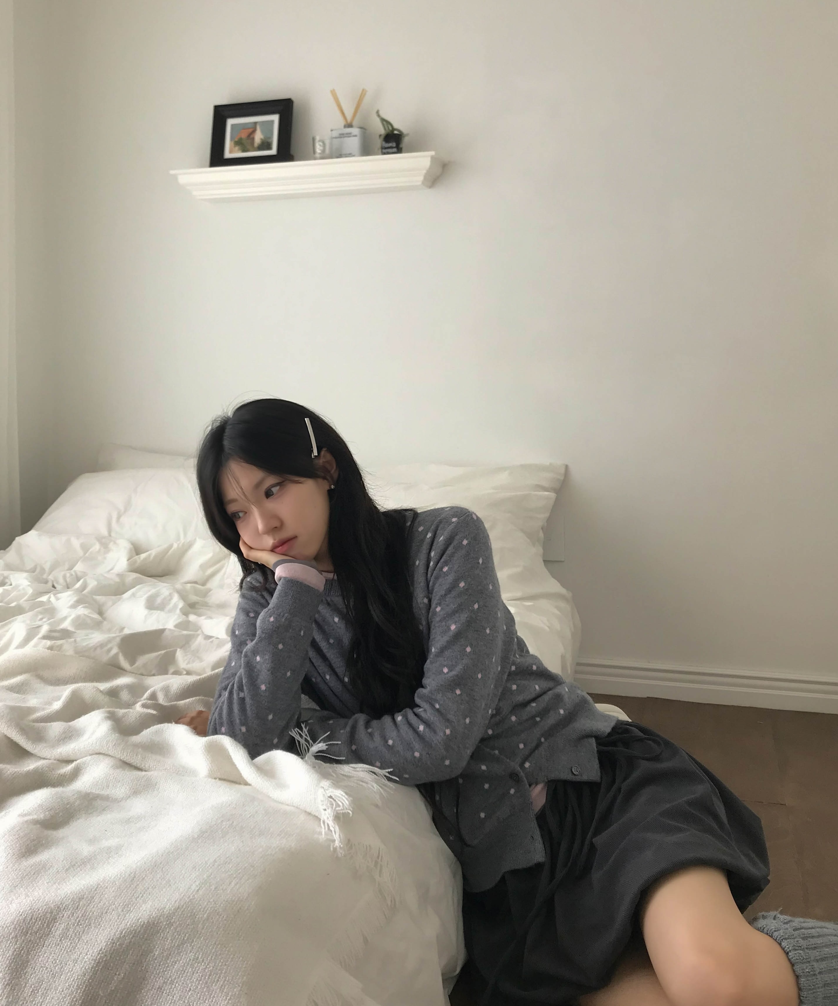 [포인트템🖤] 코지 도트 니트 가디건 상세 이미지 9