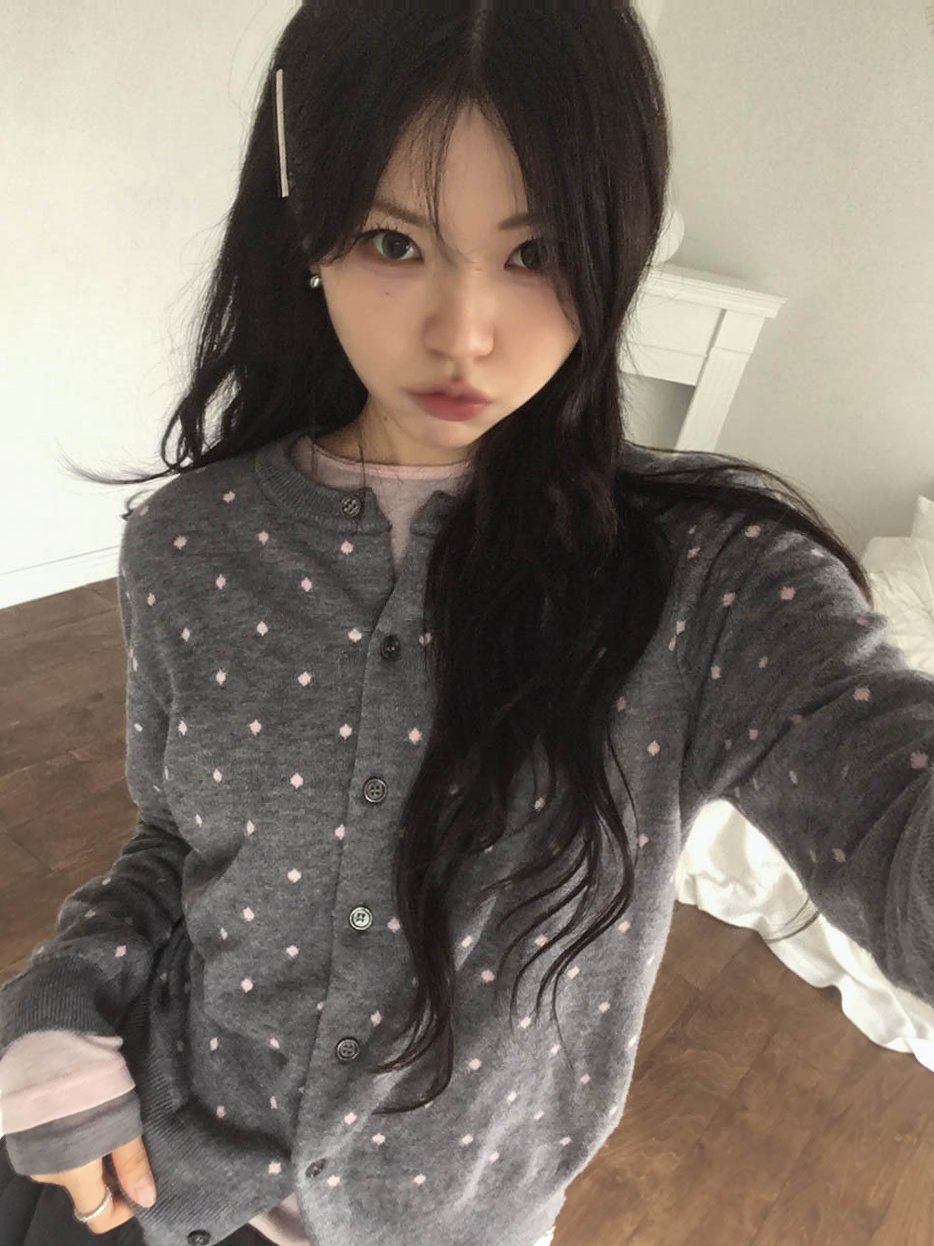 [포인트템🖤] 코지 도트 니트 가디건 상세 이미지 14