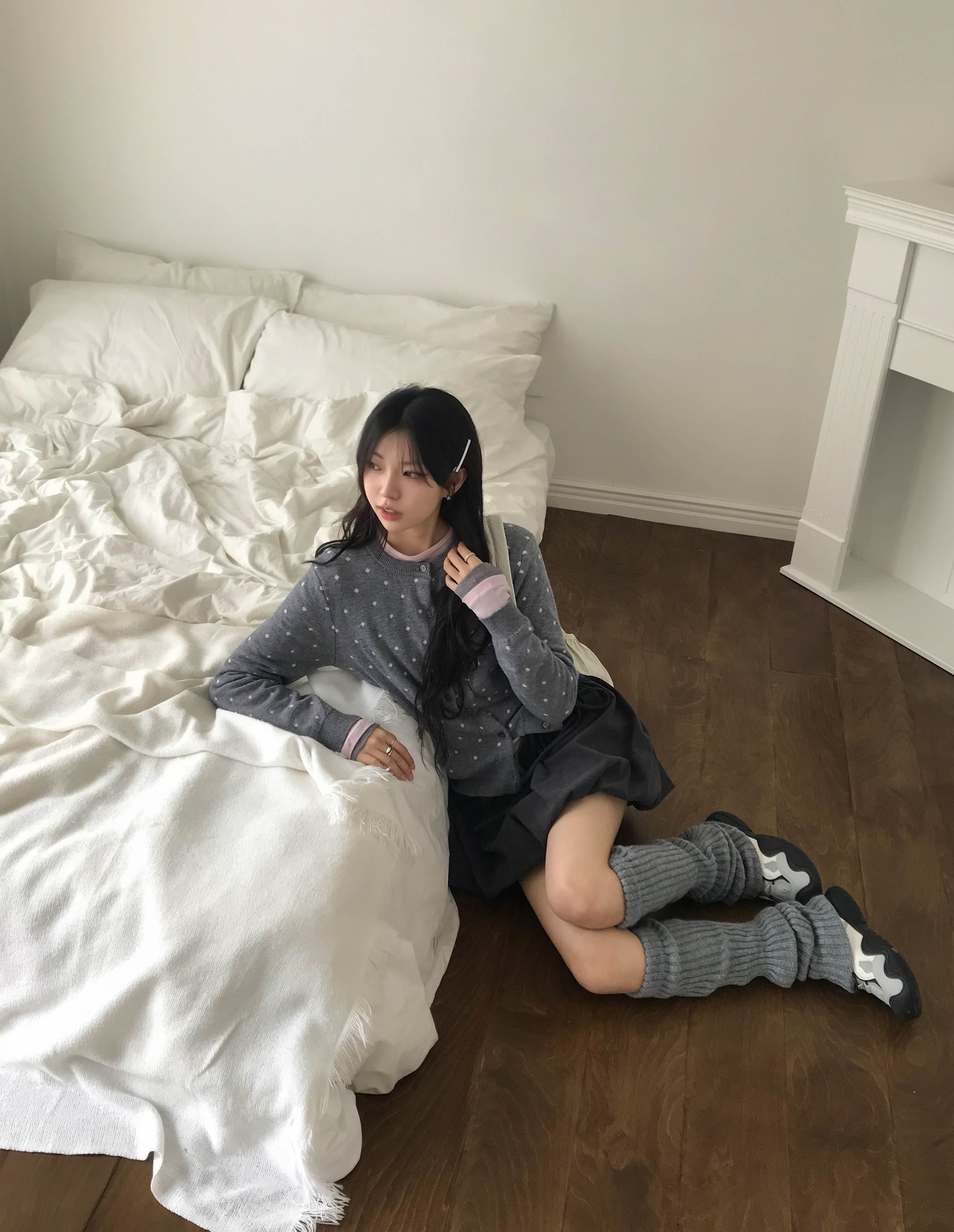 [포인트템🖤] 코지 도트 니트 가디건 상세 이미지 7